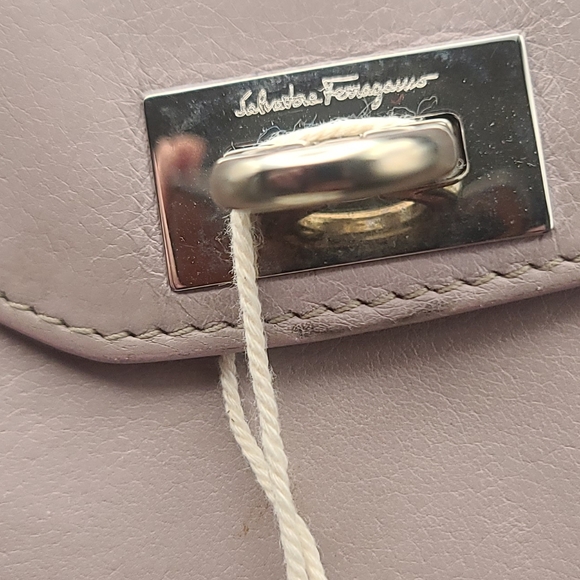 Salvatore Ferragamo wallet - Picture 7 of 17
